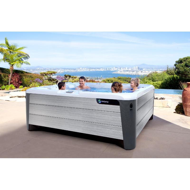 Hot Spring-Highlife-2019-Grandee-Ice Gray-Brushed Nickle-Lifestyle-Family
